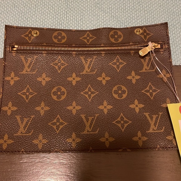 1 hr sale only Authentic insert pouch on Mercari jewelsofava - Picture 6 of 9